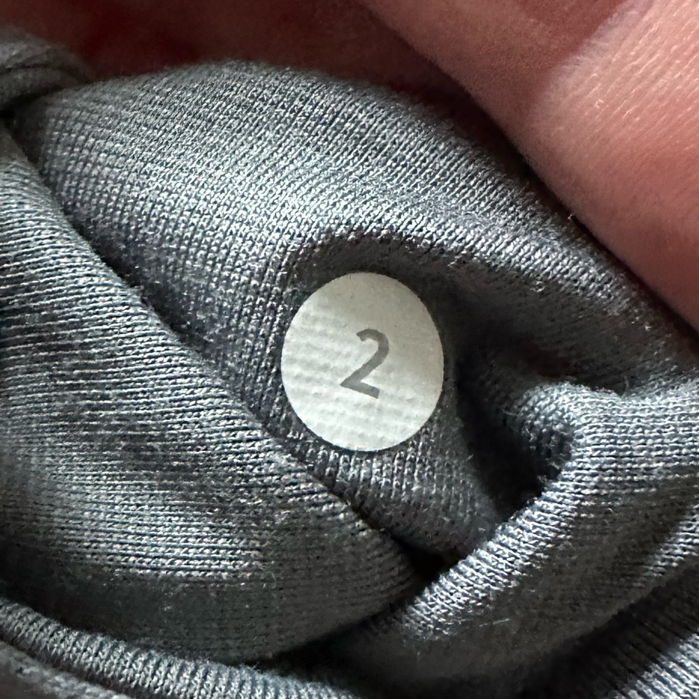 Lululemon Gray Cropped Capri Align Leggings Size 2 - Picture 3 of 6